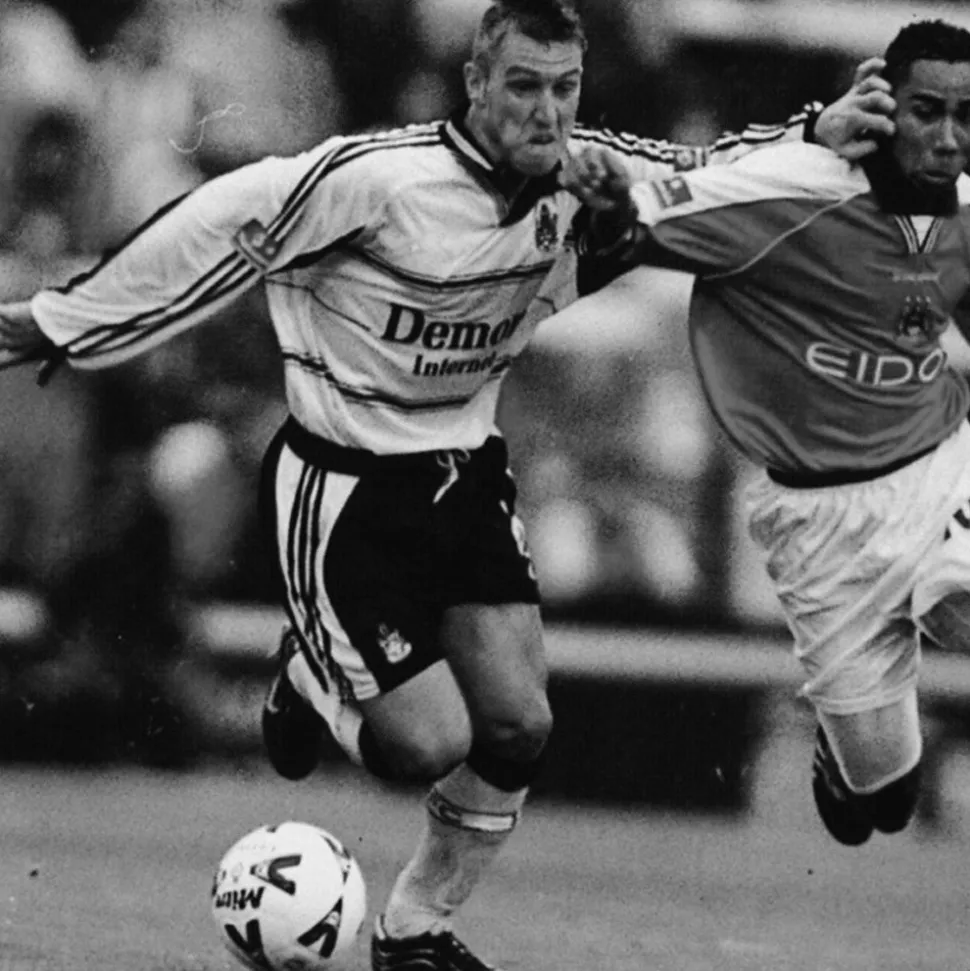 Fulham FC 1999 - 00 Maillot de Foot Rétro